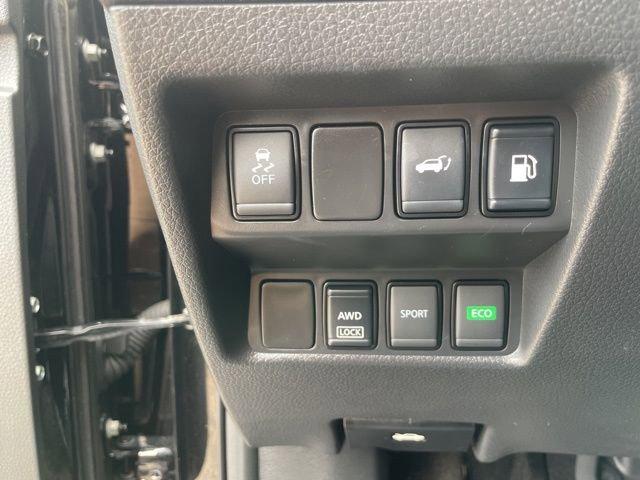 2018 Nissan Rogue Vehicle Photo in MEDINA, OH 44256-9631