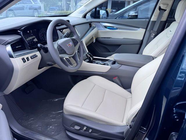 2025 Cadillac XT5 Vehicle Photo in DELRAY BEACH, FL 33483-3294