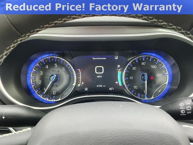 2024 Chrysler Pacifica Vehicle Photo in GREEN BAY, WI 54304-5303