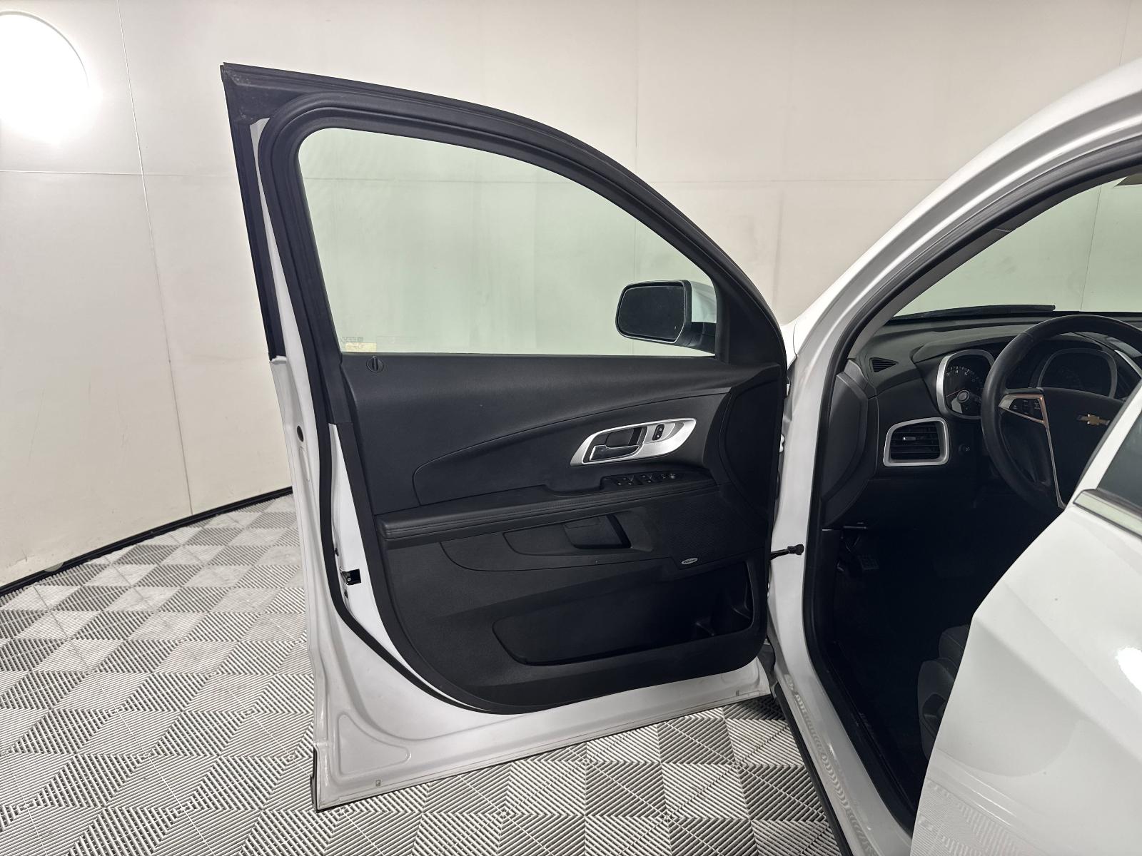 2017 Chevrolet Equinox Vehicle Photo in Georgetown, TX 78626