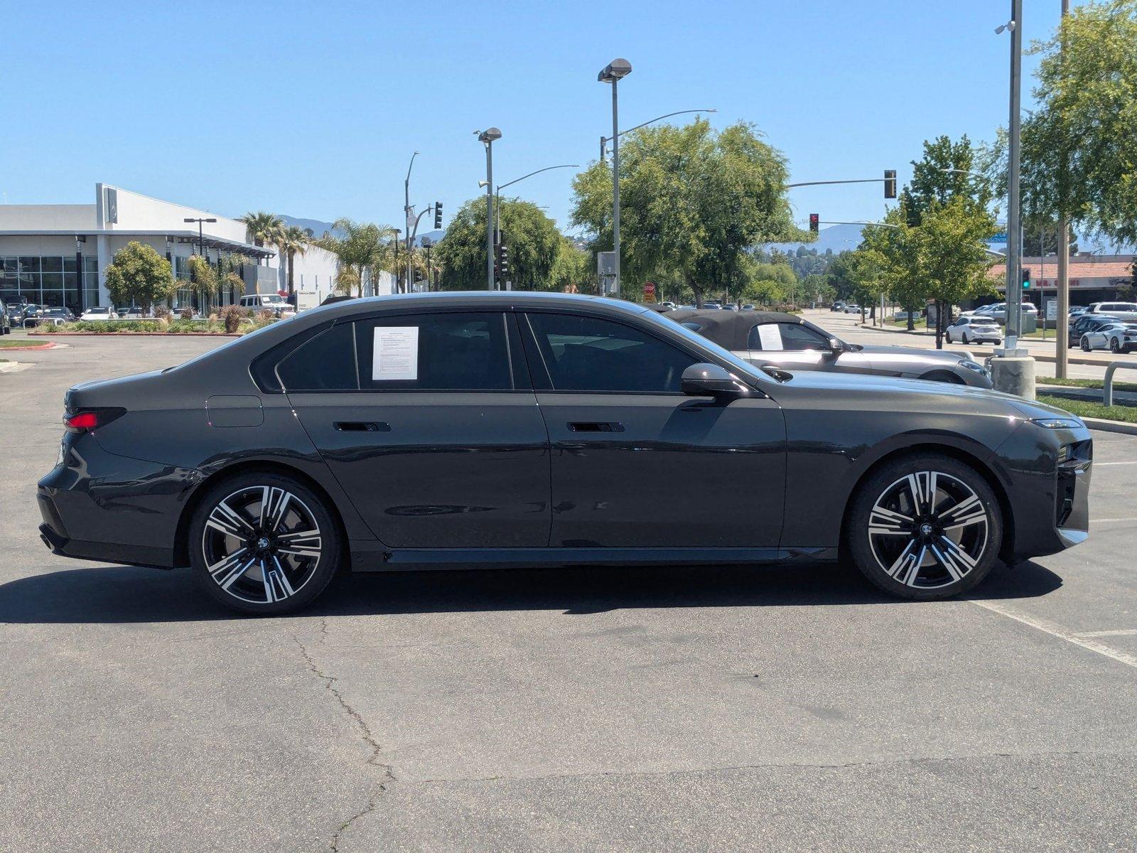 2024 BMW 760i xDrive Vehicle Photo in Valencia, CA 91355