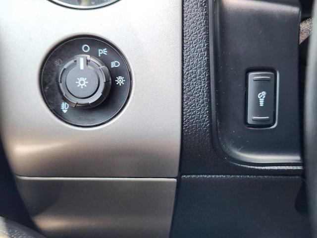 2017 Ford Expedition Vehicle Photo in DENTON, TX 76210-9321