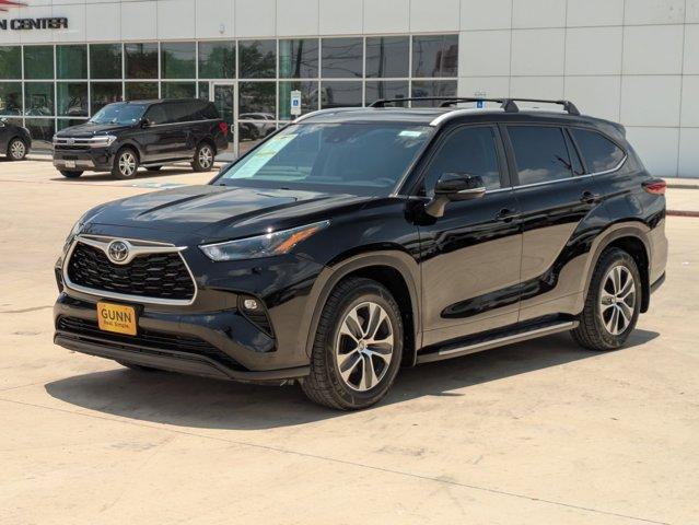 2023 Toyota Highlander Vehicle Photo in SELMA, TX 78154-1460
