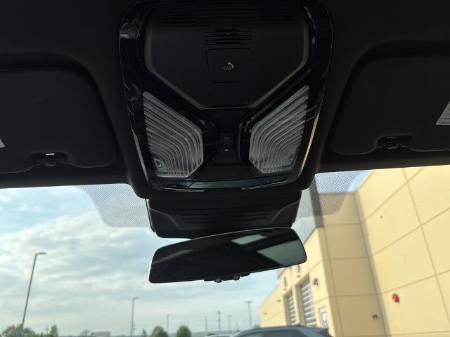 2024 BMW X6 xDrive40i Vehicle Photo in Peoria, IL 61615