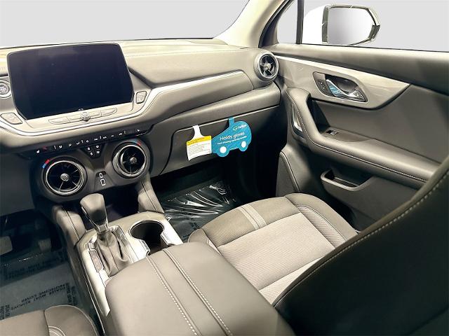 2025 Chevrolet Blazer Vehicle Photo in EVERETT, WA 98203-5662