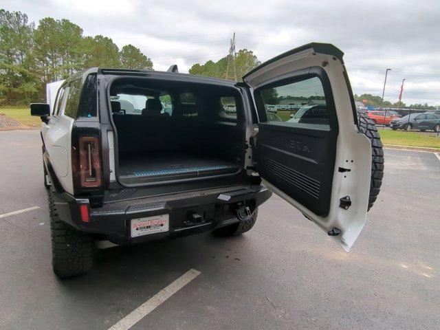 2025 GMC HUMMER EV SUV Vehicle Photo in ALBERTVILLE, AL 35950-0246