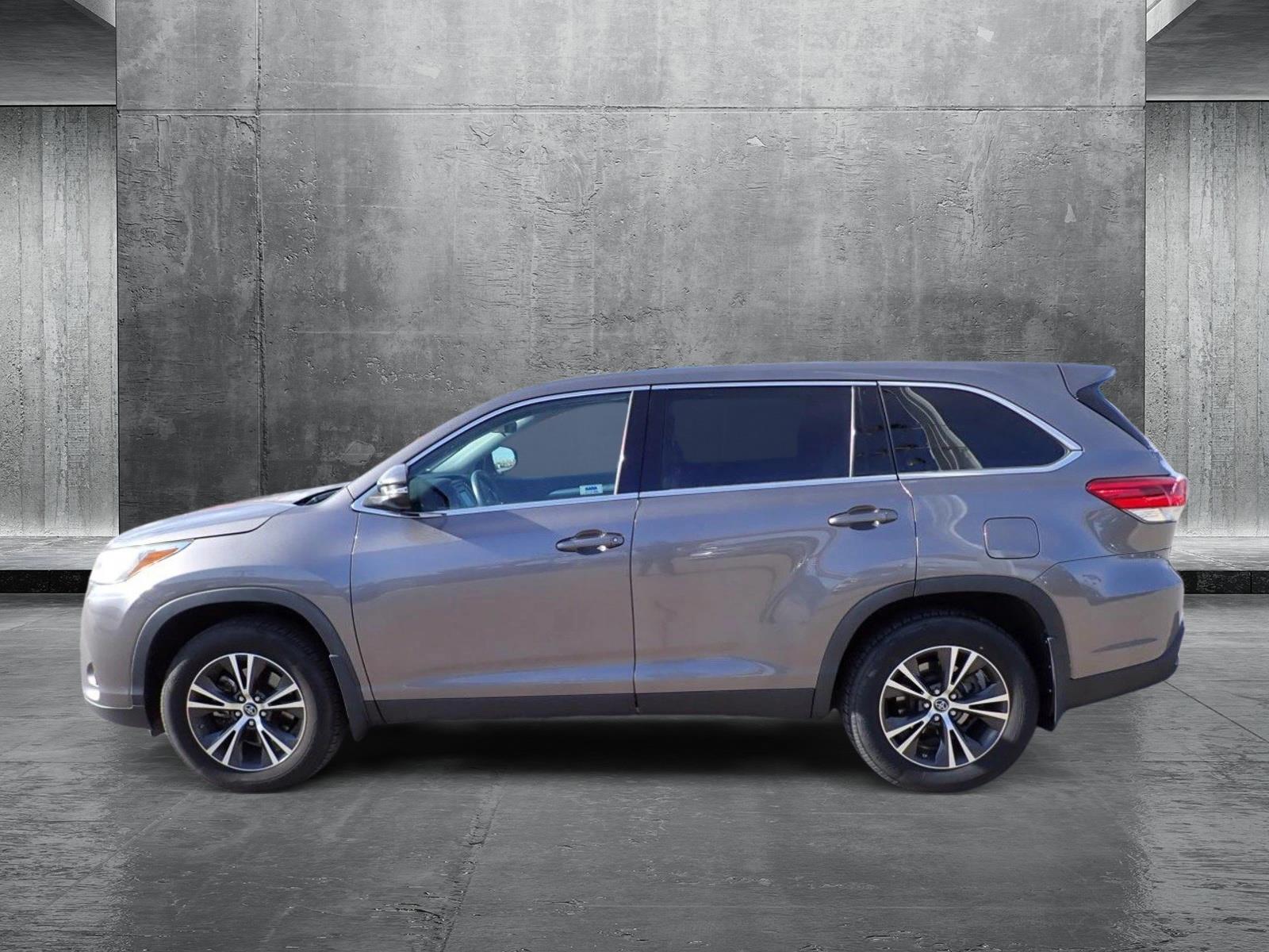 2019 Toyota Highlander Vehicle Photo in DENVER, CO 80221-3610