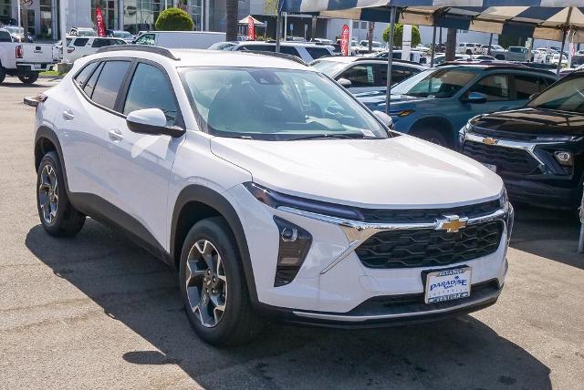 2025 Chevrolet Trax Vehicle Photo in VENTURA, CA 93003-8585