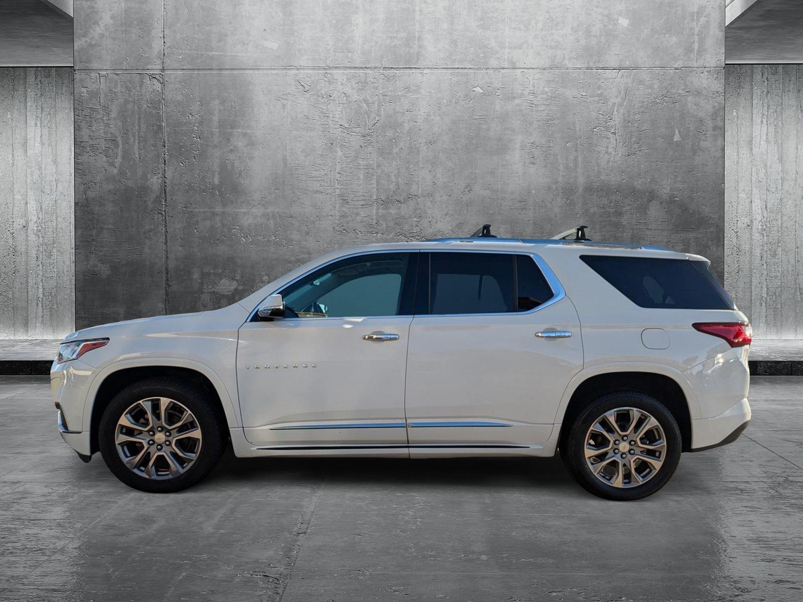 2019 Chevrolet Traverse Vehicle Photo in VALENCIA, CA 91355-1705