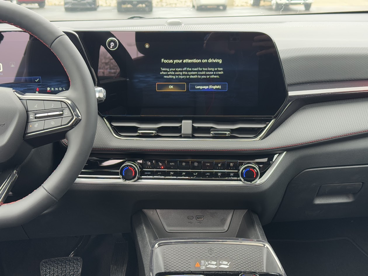 2025 Chevrolet Equinox Vehicle Photo in BOONVILLE, IN 47601-9633