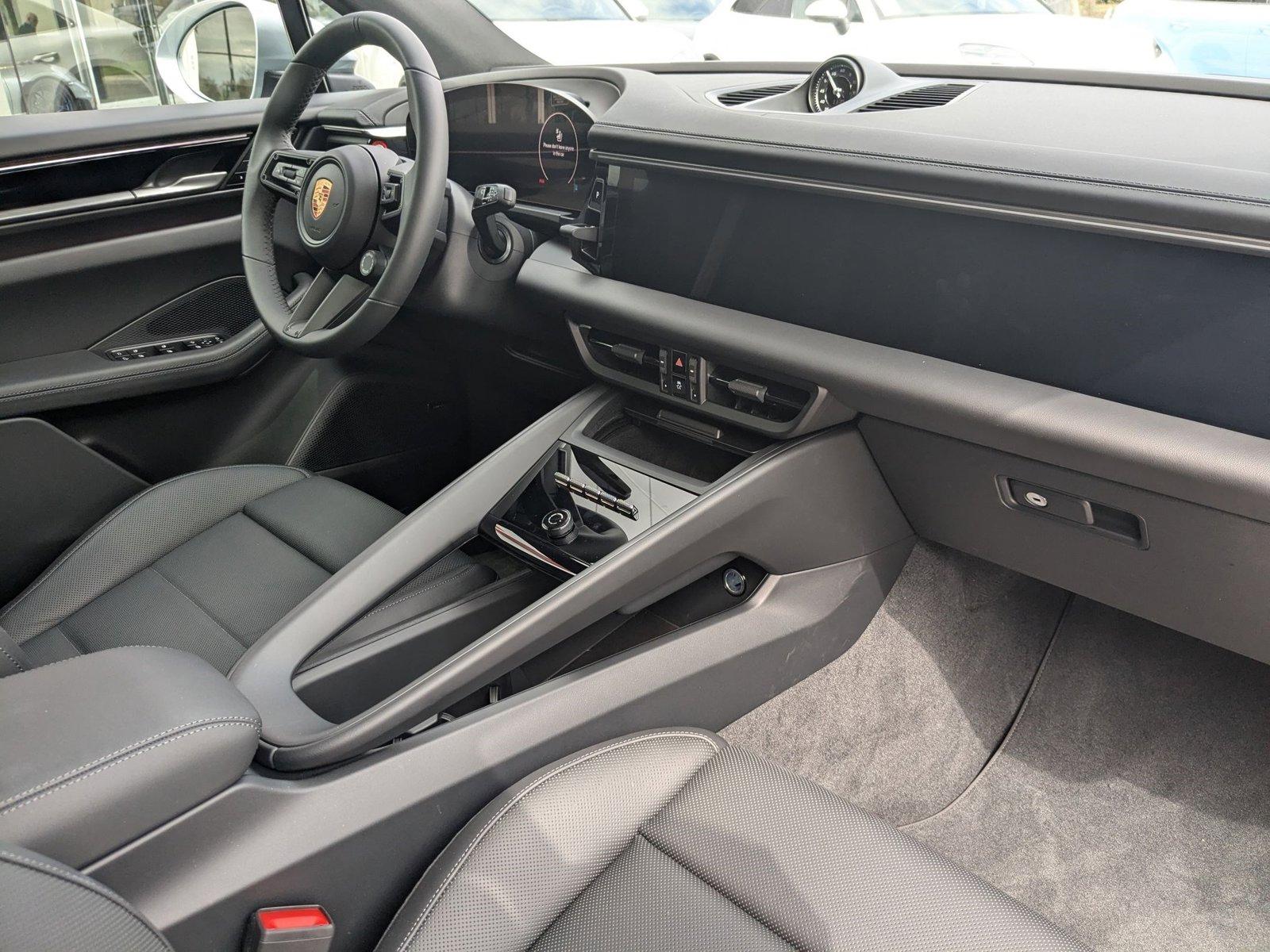 2024 Porsche Cayenne Vehicle Photo in Maitland, FL 32751