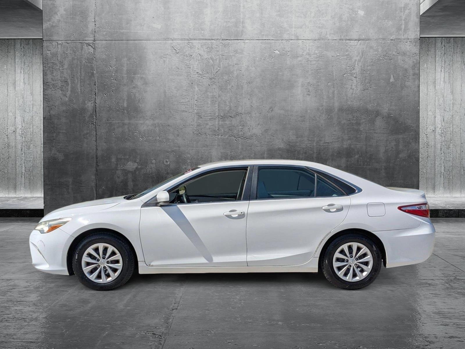 2015 Toyota Camry Vehicle Photo in PEMBROKE PINES, FL 33024-6534