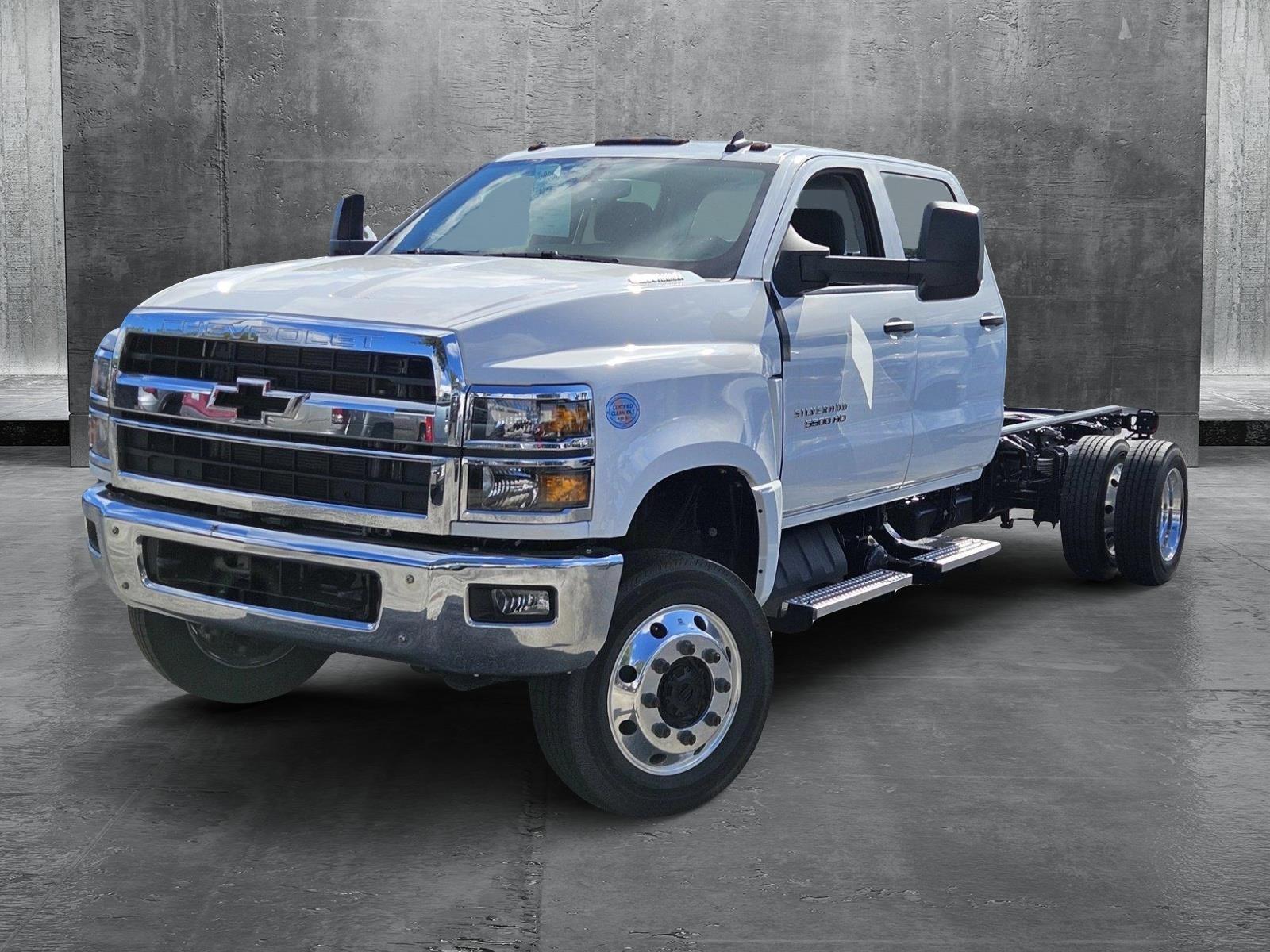 2024 Chevrolet Silverado 5500 HD Vehicle Photo in GREENACRES, FL 33463-3207