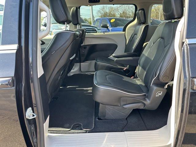 2021 Chrysler Pacifica Vehicle Photo in MEDINA, OH 44256-9631