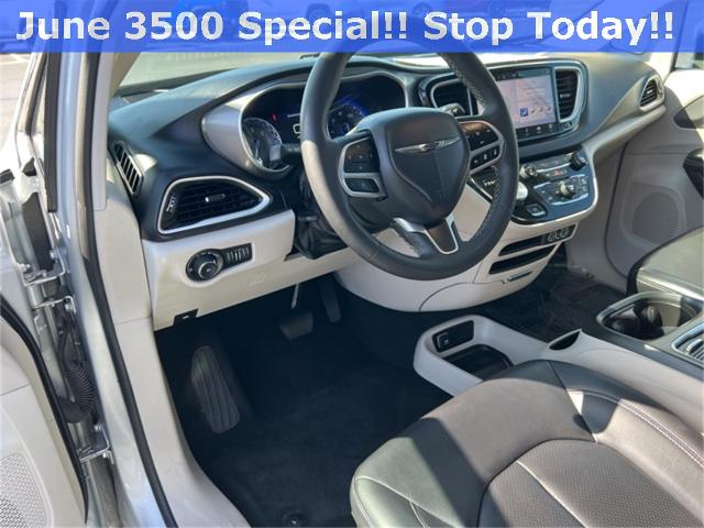 2023 Chrysler Pacifica Vehicle Photo in GREEN BAY, WI 54304-5303