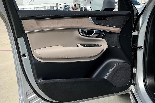 2025 Volvo XC90 Vehicle Photo in Grapevine, TX 76051