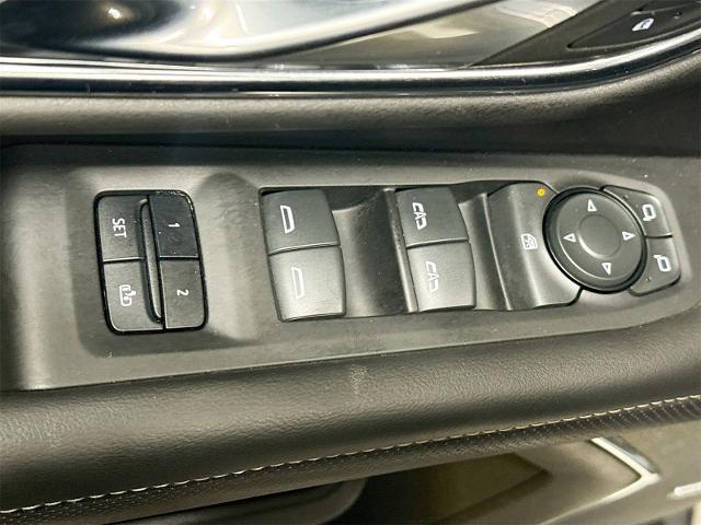 2023 GMC Yukon XL Vehicle Photo in EVERETT, WA 98203-5662