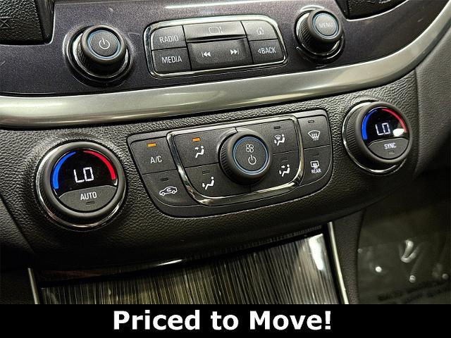 2019 Chevrolet Impala Vehicle Photo in EVERETT, WA 98203-5662