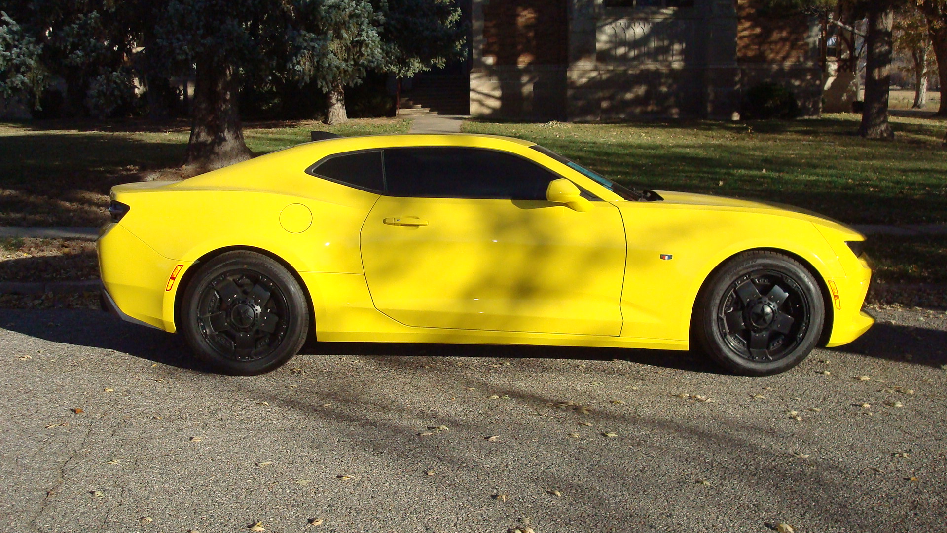 Pre-Owned 2017 Chevrolet Camaro 1LT