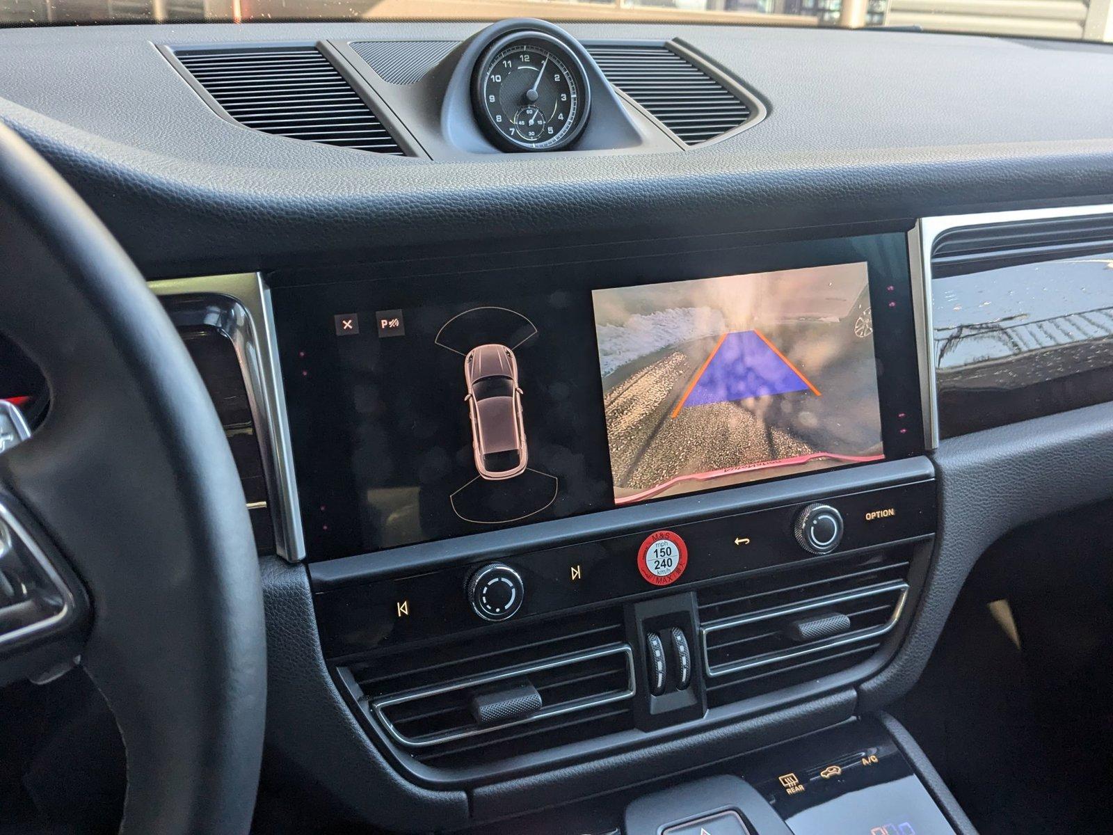 2024 Porsche Macan Vehicle Photo in Towson, MD 21204