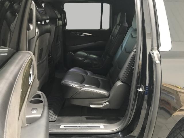 2017 Cadillac Escalade ESV Vehicle Photo in GREEN BAY, WI 54303-3330