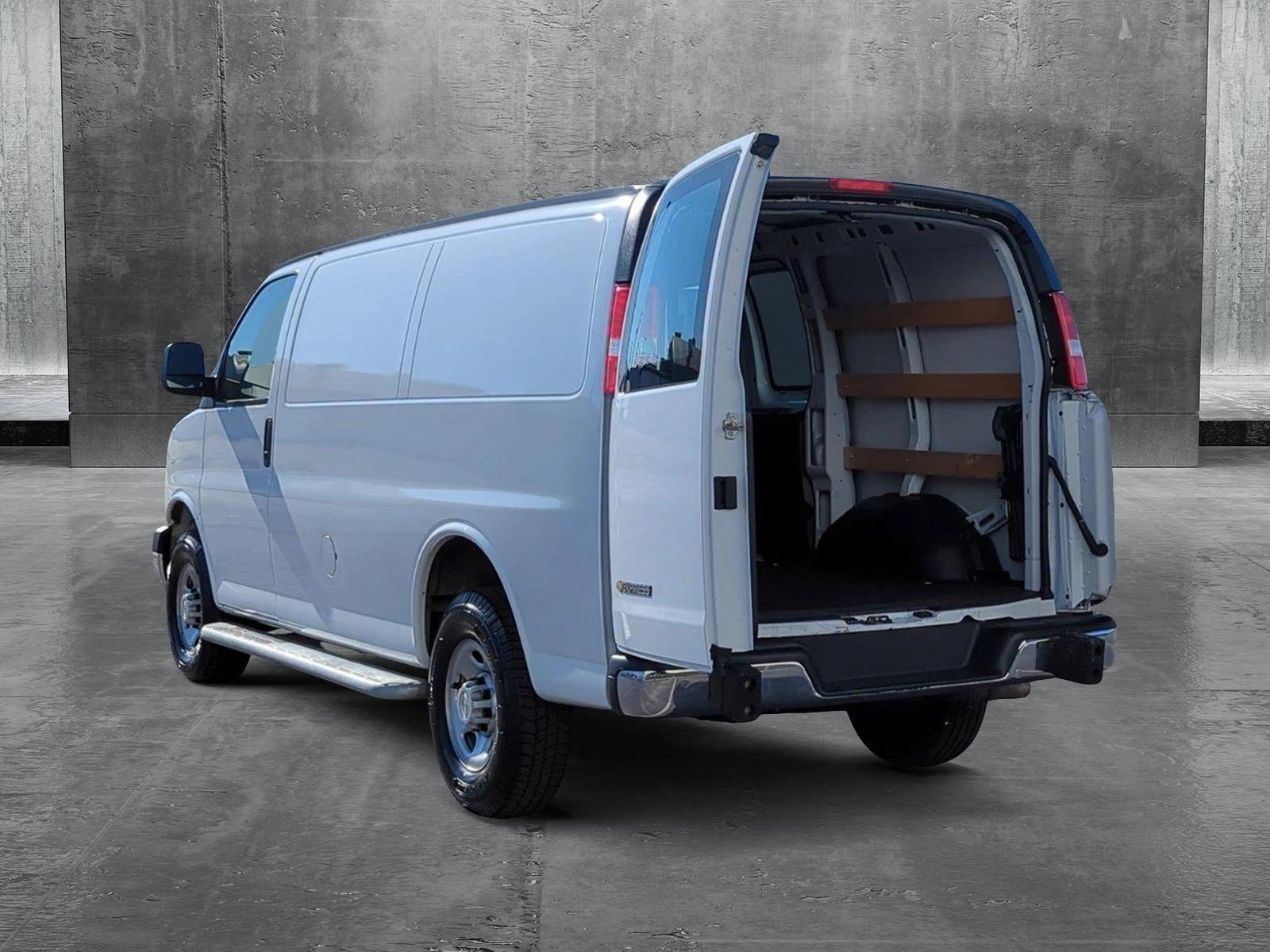 2022 Chevrolet Express Cargo Van Vehicle Photo in Memphis, TN 38115