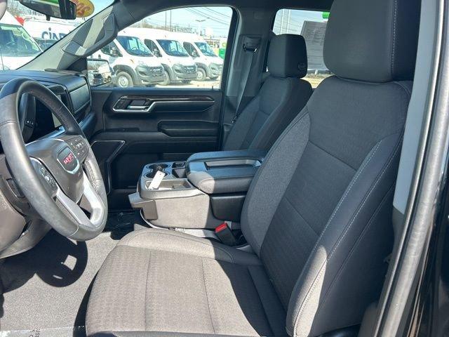 2024 GMC Sierra 1500 Vehicle Photo in MEDINA, OH 44256-9631