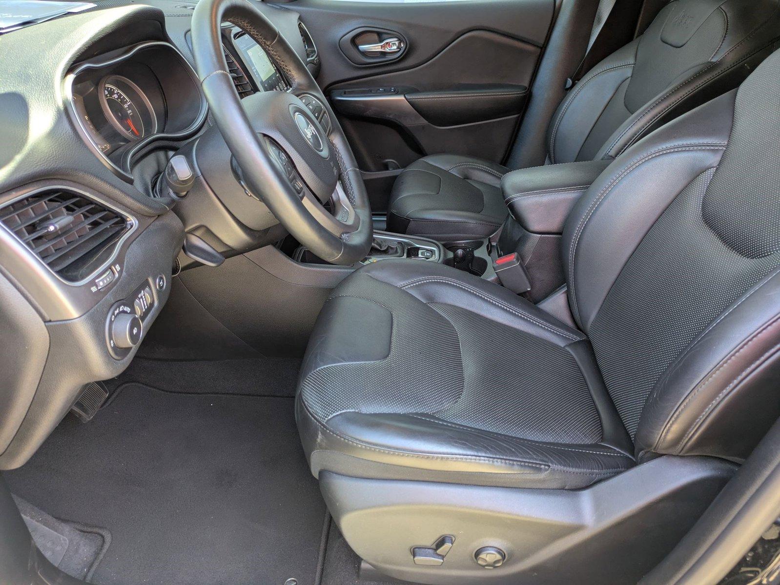2019 Jeep Cherokee Vehicle Photo in GREENACRES, FL 33463-3207