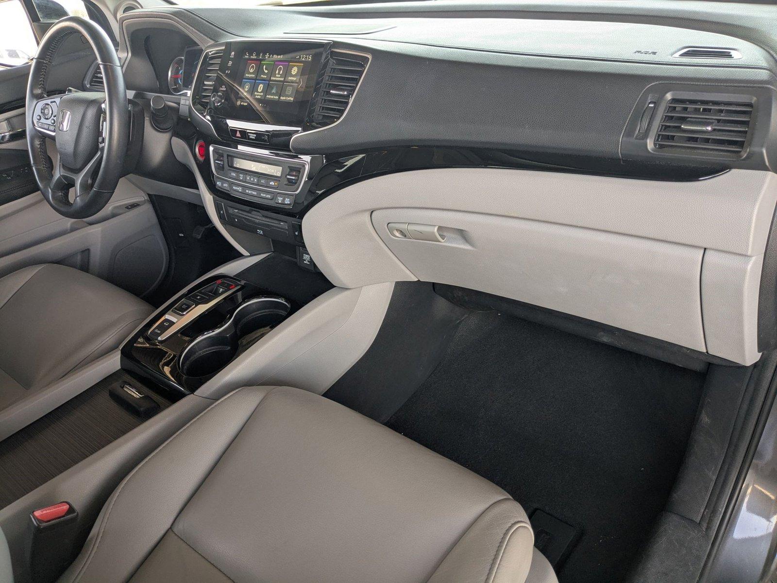 2019 Honda Pilot Vehicle Photo in Valencia, CA 91355