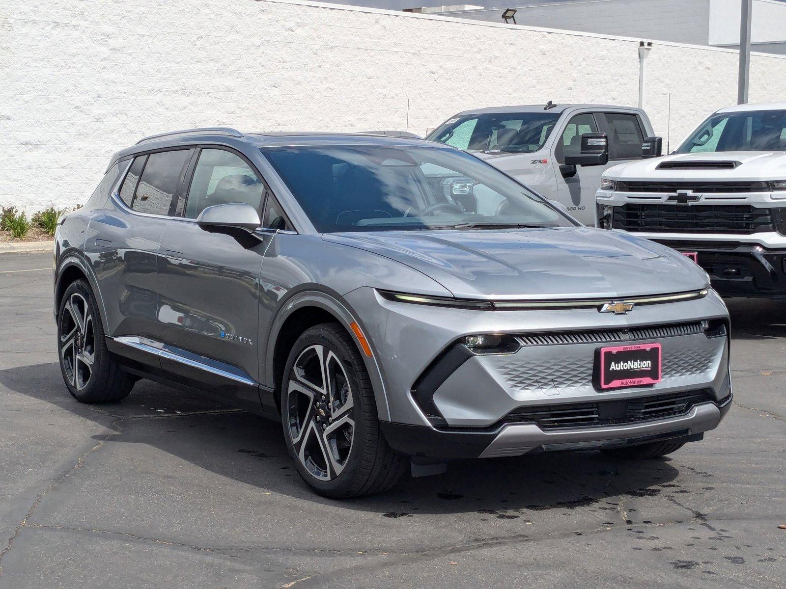 2025 Chevrolet Equinox EV Vehicle Photo in VALENCIA, CA 91355-1705