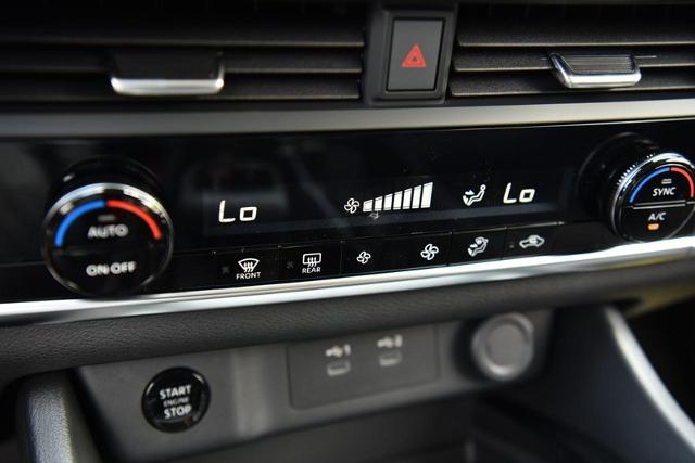 2025 Nissan Rogue Vehicle Photo in Ballwin, MO 63011