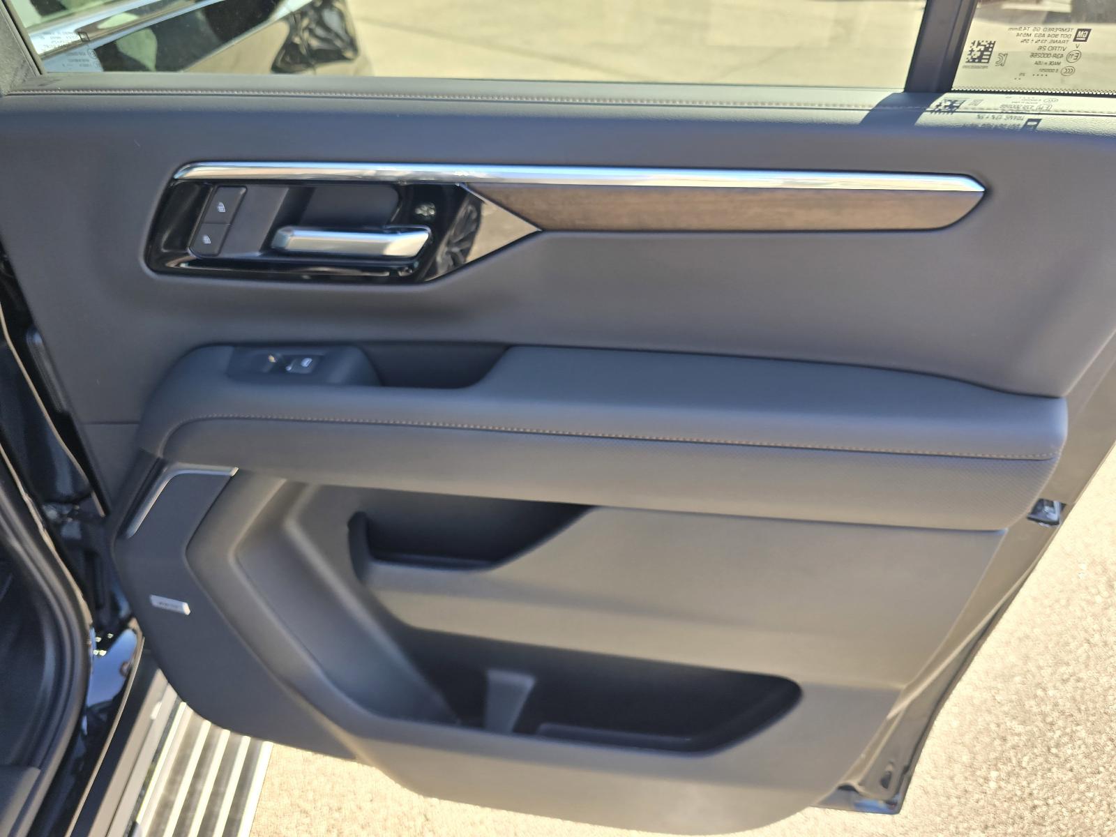 2025 Chevrolet Suburban Vehicle Photo in Rolla, MO 65401
