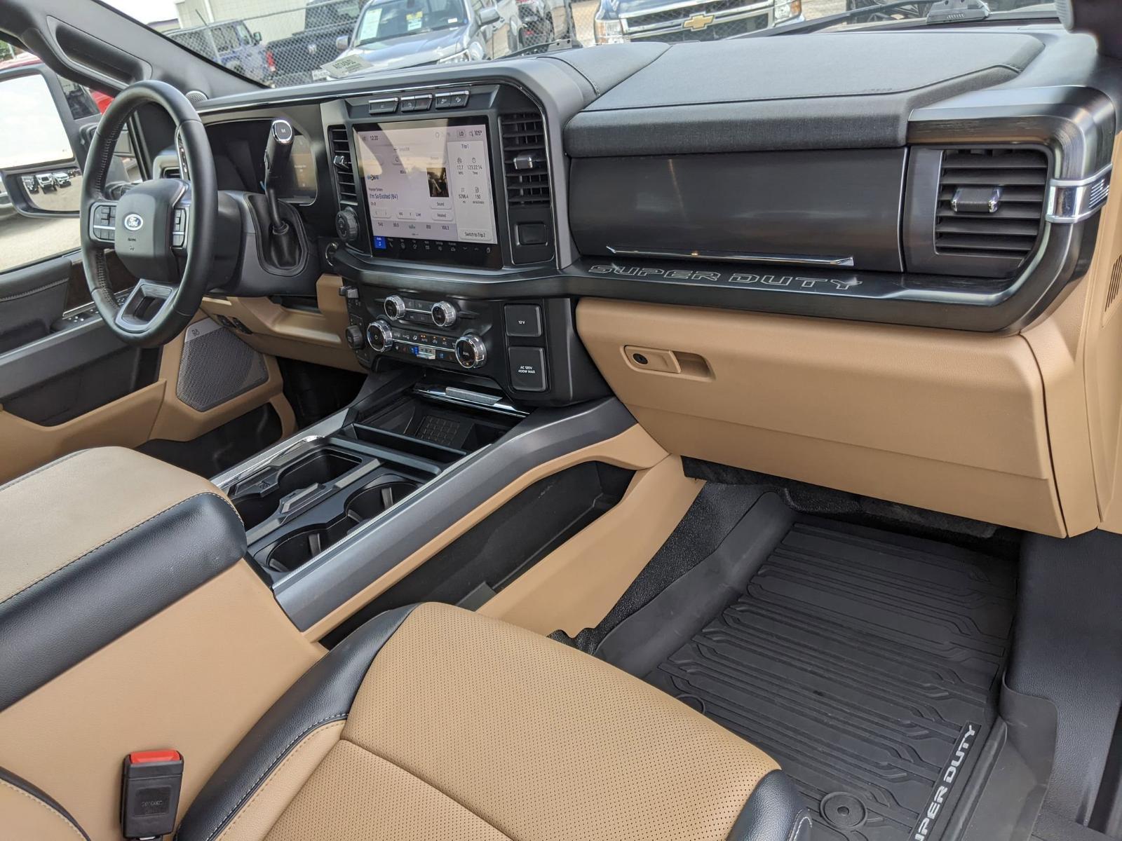 2024 Ford Super Duty F-250 SRW Vehicle Photo in Seguin, TX 78155
