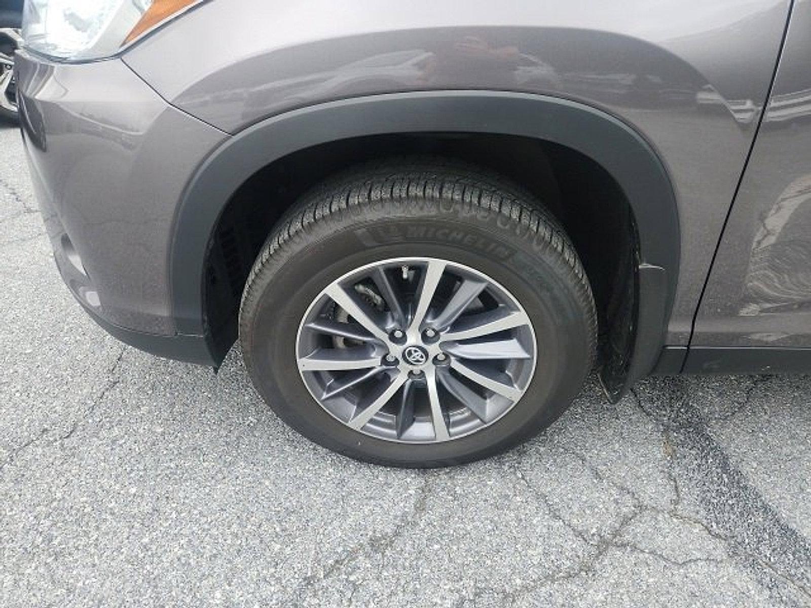 2019 Toyota Highlander Vehicle Photo in Harrisburg, PA 17111