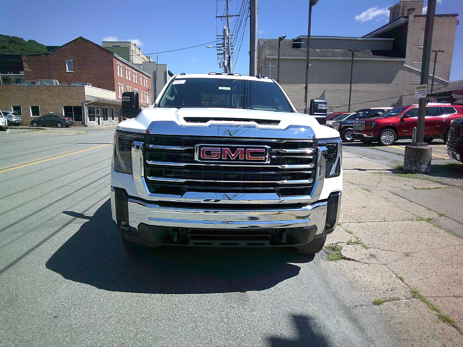 2024 GMC Sierra 2500 HD Vehicle Photo in KITTANNING, PA 16201-1536