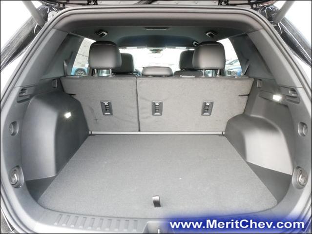 2025 Chevrolet Equinox Vehicle Photo in MAPLEWOOD, MN 55119-4794