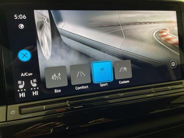 2024 Volkswagen Atlas Vehicle Photo in PHOENIX, AZ 85014-3381
