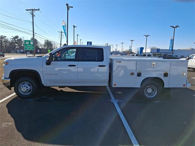 2024 Chevrolet Silverado 3500 HD Chassis Cab Vehicle Photo in MILFORD, DE 19963-6122