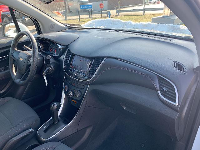 2020 Chevrolet Trax Vehicle Photo in MOON TOWNSHIP, PA 15108-2571