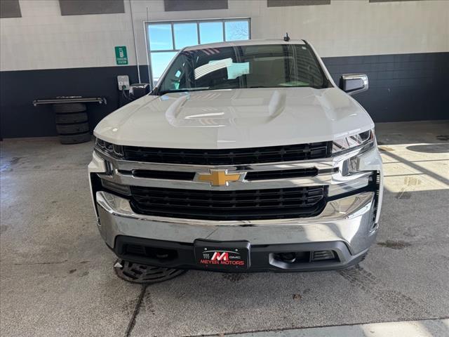 Used 2020 Chevrolet Silverado 1500 LT with VIN 1GCRYDED4LZ377398 for sale in Plymouth, WI