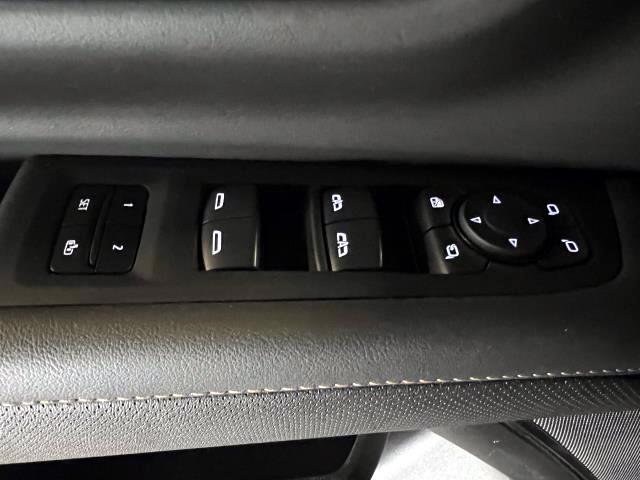 2023 GMC Yukon XL Vehicle Photo in Roslyn, NY 11576