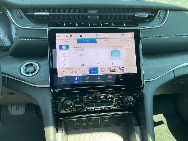 2025 Jeep Grand Cherokee L Vehicle Photo in Kaukauna, WI 54130