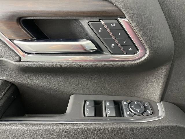2025 GMC Sierra 1500 Vehicle Photo in GILBERT, AZ 85297-0402