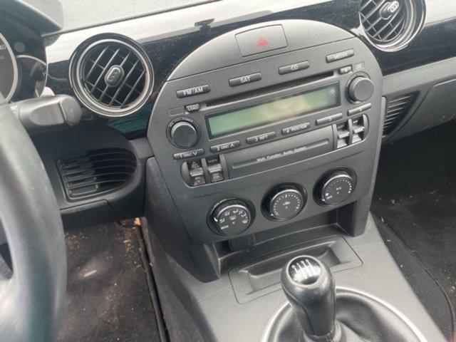 2006 Mazda MX-5 Miata Vehicle Photo in Harrisburg, PA 17111