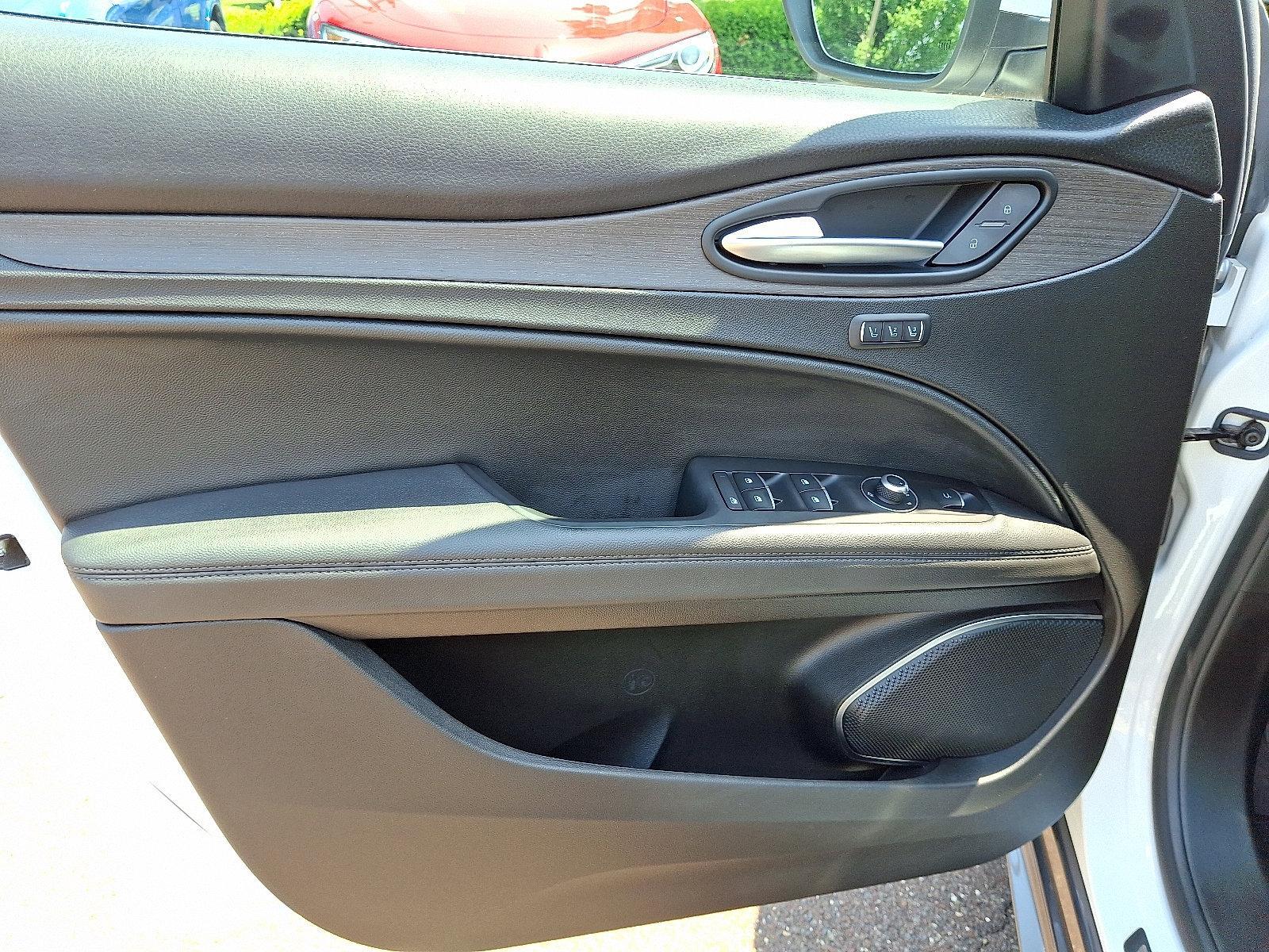 2022 Alfa Romeo Stelvio Vehicle Photo in Willow Grove, PA 19090