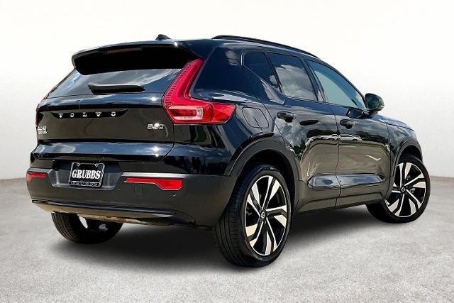 2025 Volvo XC40 Vehicle Photo in Houston, TX 77007