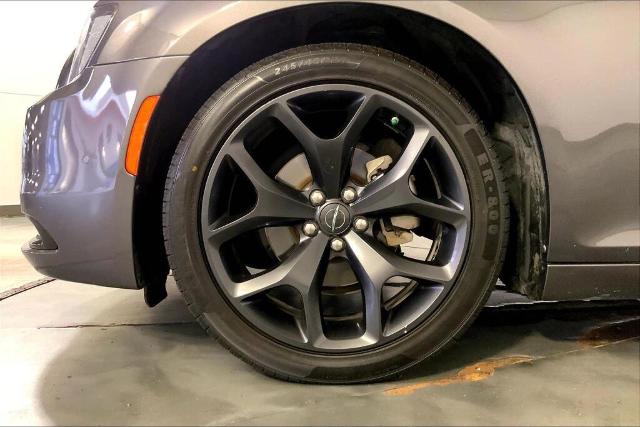 2023 Chrysler 300 Vehicle Photo in Kansas City, MO 64114