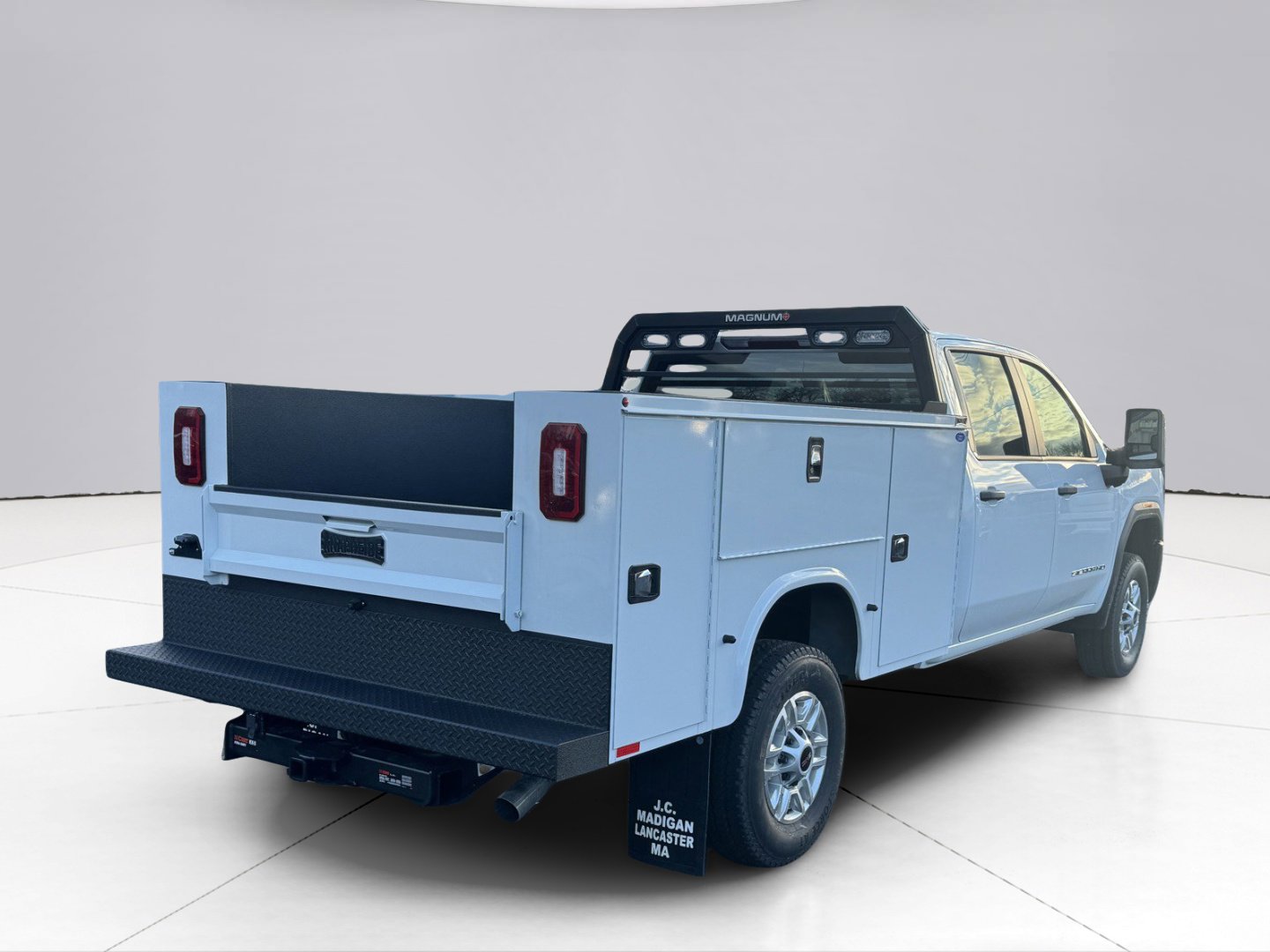 2024 GMC Sierra 2500 HD Vehicle Photo in LEOMINSTER, MA 01453-2952