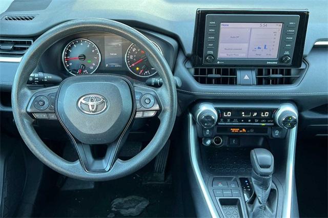 2021 Toyota RAV4 XLE photo 16