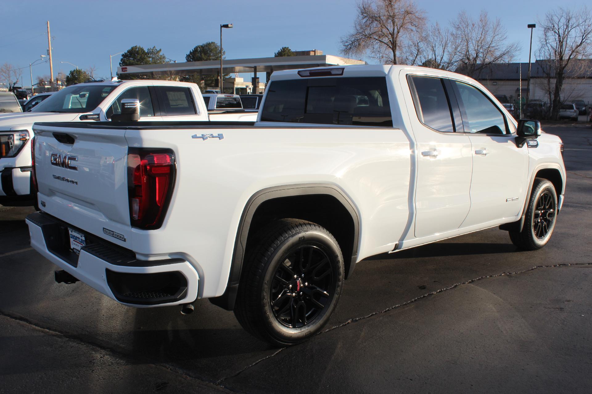 2025 GMC Sierra 1500 Vehicle Photo in AURORA, CO 80012-4011